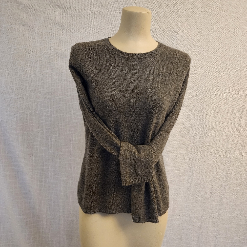 Adrienne Vittadini Preowned 100% 2-Ply Cashmere Gray L/S Crew  Sweater  W-M A382